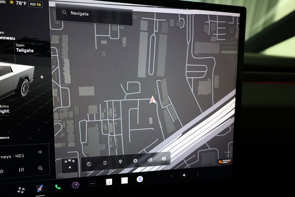 Used 2024 Tesla Cybertruck AWD Crew Cab image 31