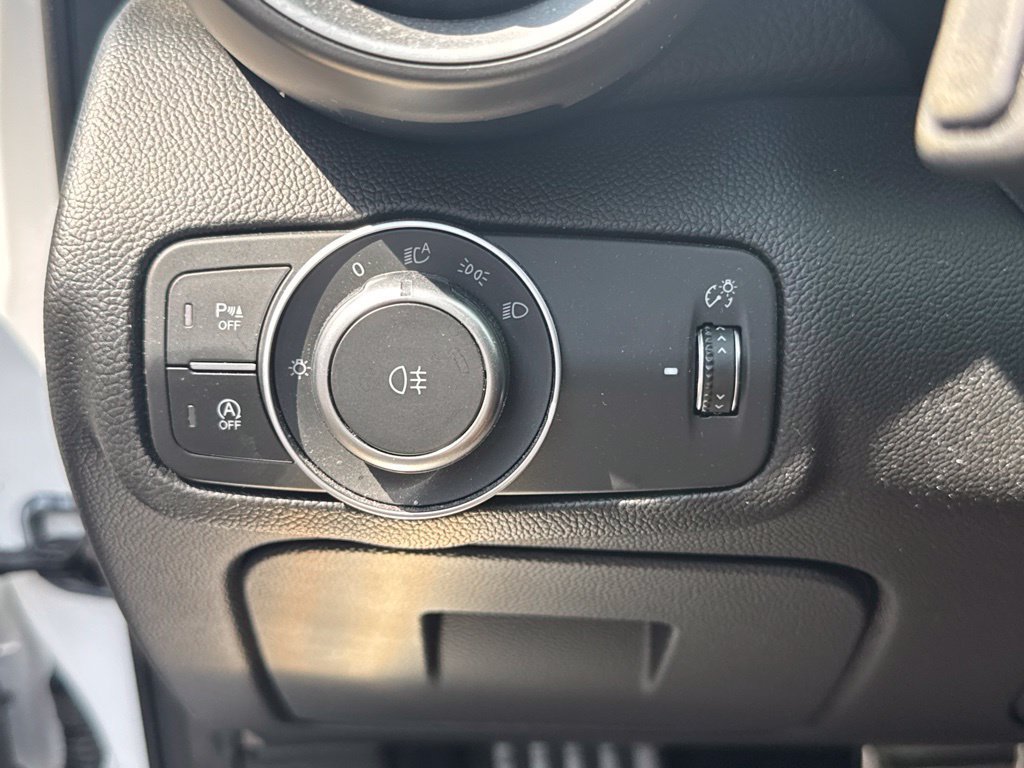 Used 2022 Alfa Romeo Giulia Ti AWD/4WD image 38