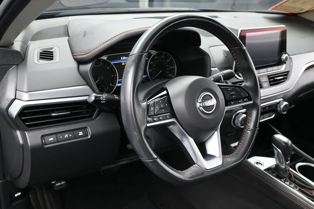 Used 2024 Nissan Altima 2.5 SR FWD image 15