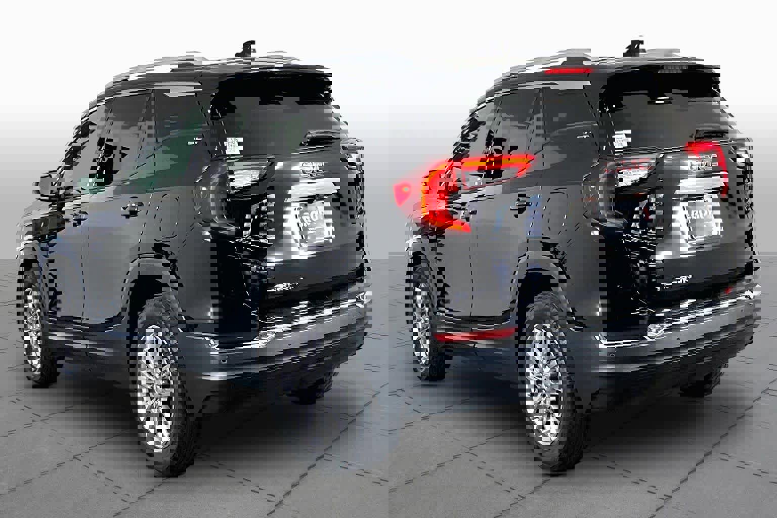 Used 2024 GMC Terrain SLT image 12