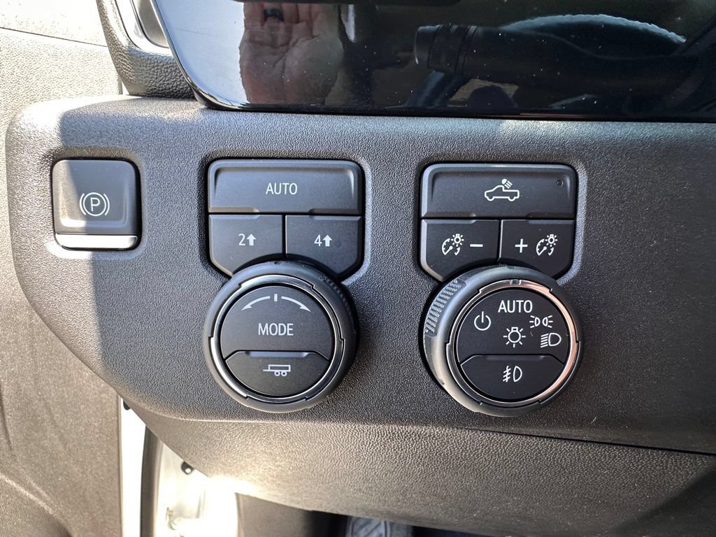 Used 2024 Chevrolet Silverado 1500 RST w/ Redline Edition AWD/4WD image 39