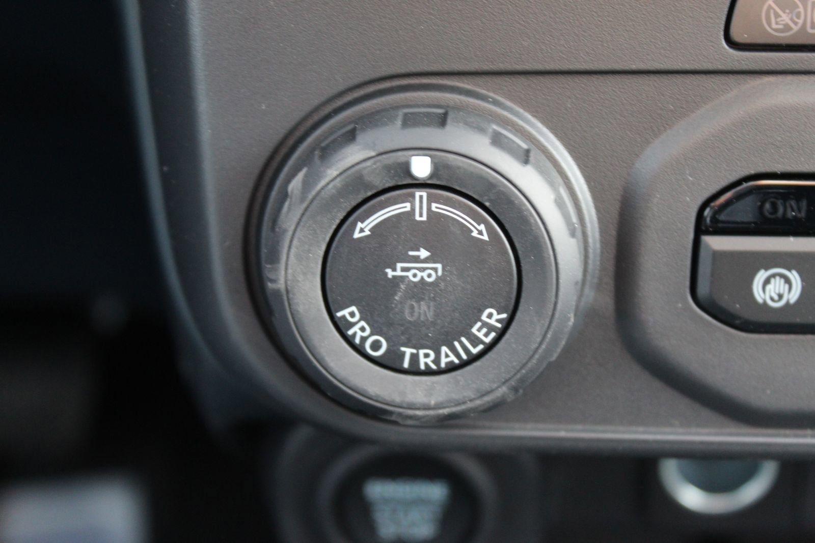 New 2026 Ford Maverick Lariat w/ Black Appearance Package image 36