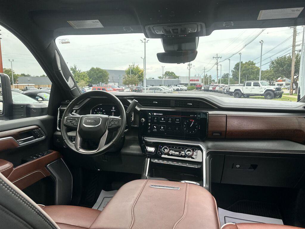 Used 2025 GMC Sierra 3500 Denali Ultimate AWD/4WD image 18