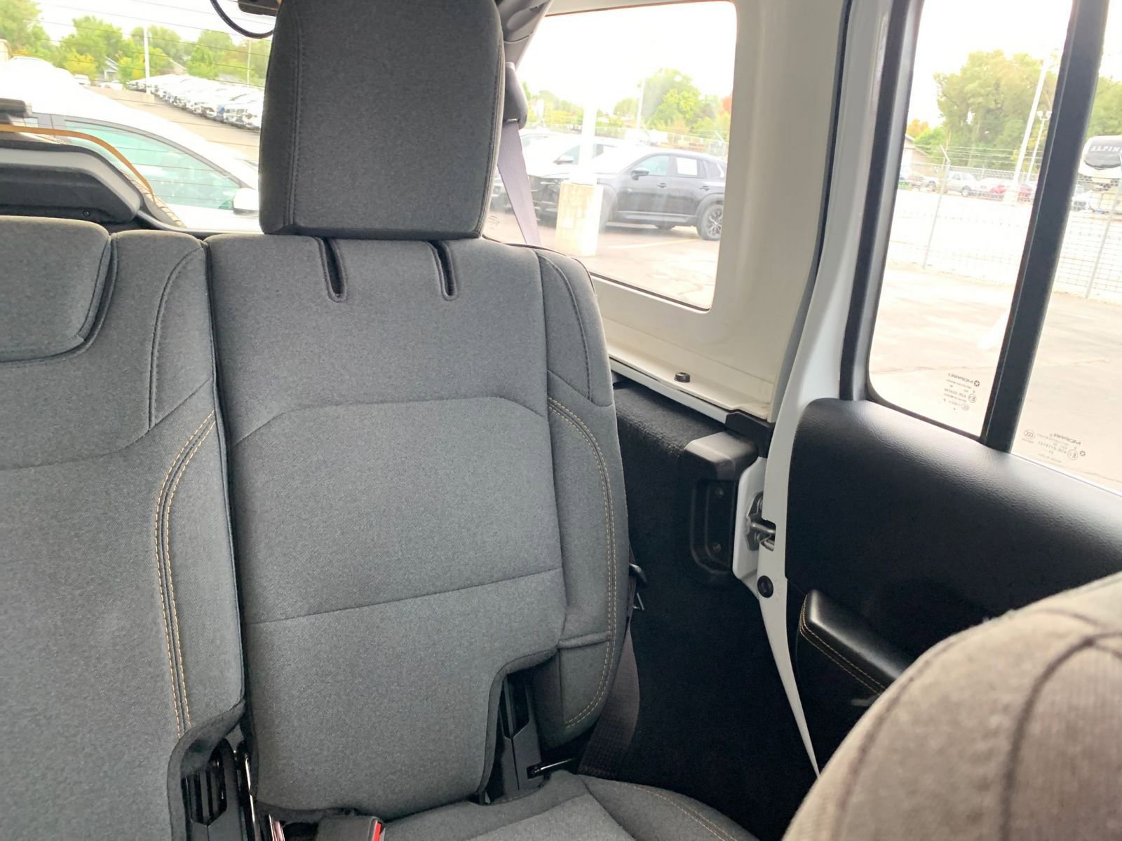 Used 2025 Jeep Wrangler Sahara image 36
