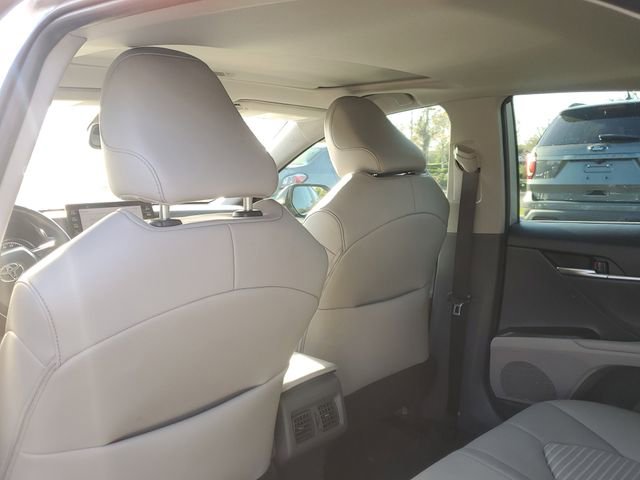 Used 2023 Toyota Camry SE w/ Cold Weather Package image 12
