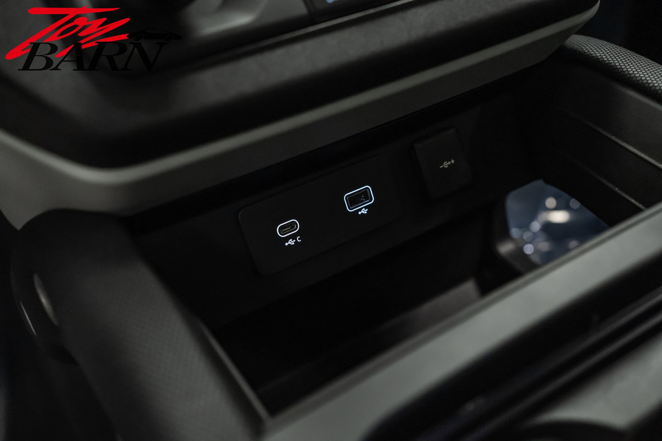 Used 2023 Land Rover Defender 110 X-Dynamic SE image 36