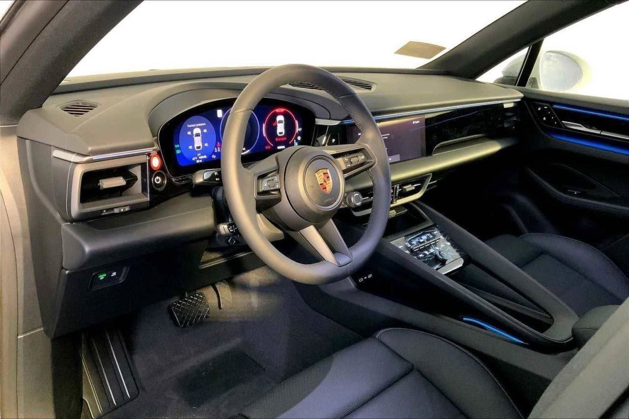 New 2025 Porsche Macan Electric image 81