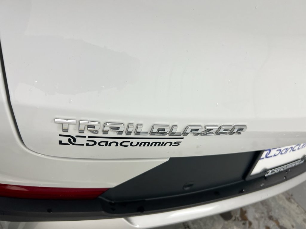 Used 2023 Chevrolet TrailBlazer LT FWD image 25