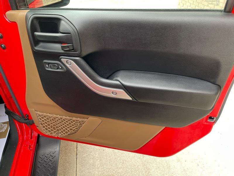 Used 2015 Jeep Wrangler Sahara image 33