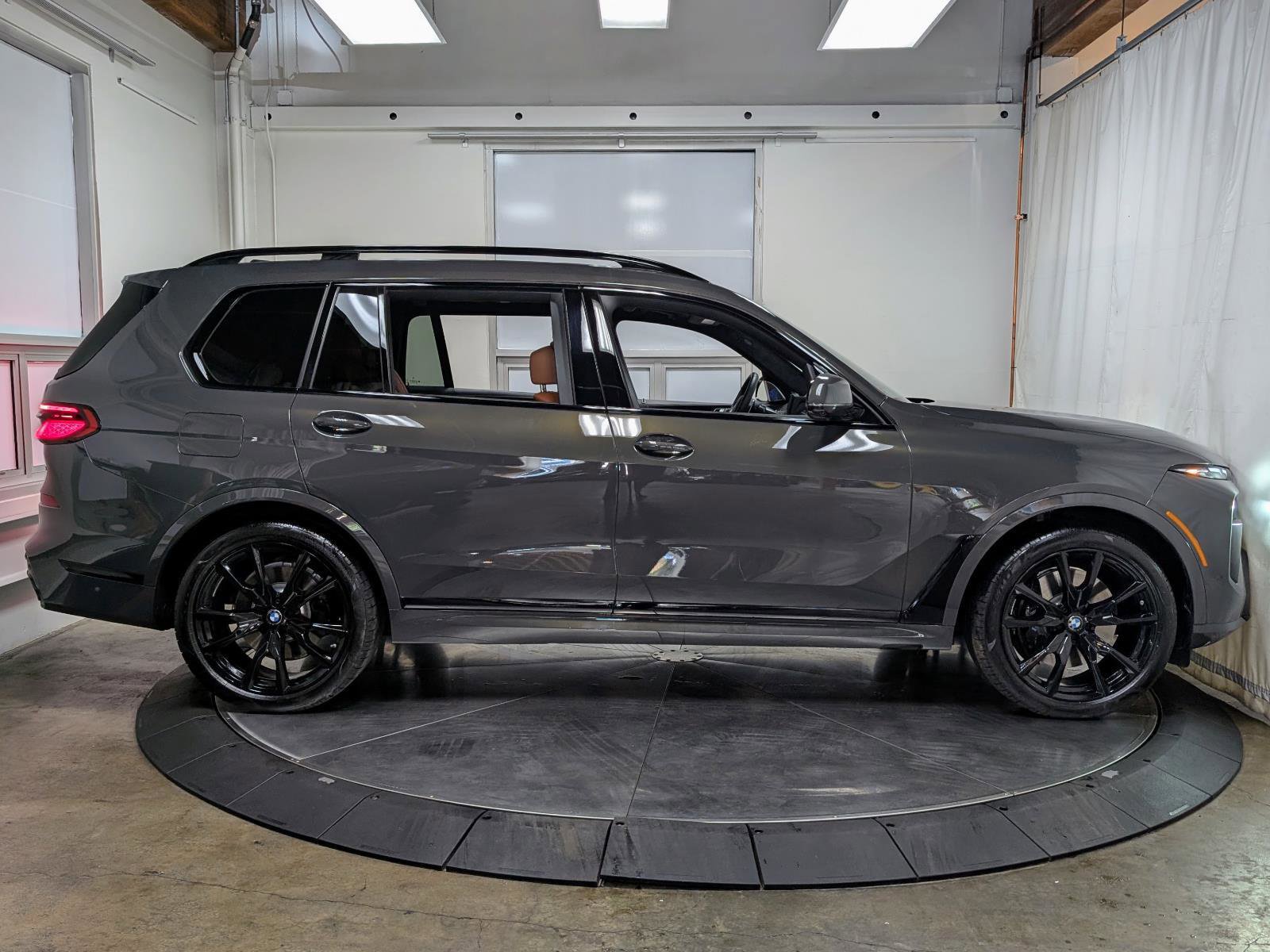 Used 2026 BMW X7 xDrive40i w/ Executive Package image 10