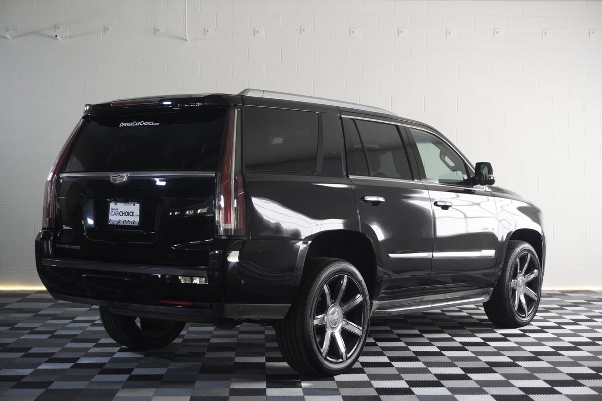 Used 2017 Cadillac Escalade Premium Luxury image 6