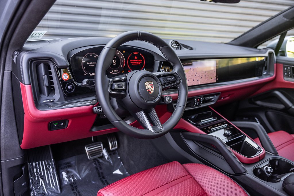 Certified 2025 Porsche Cayenne GTS image 4