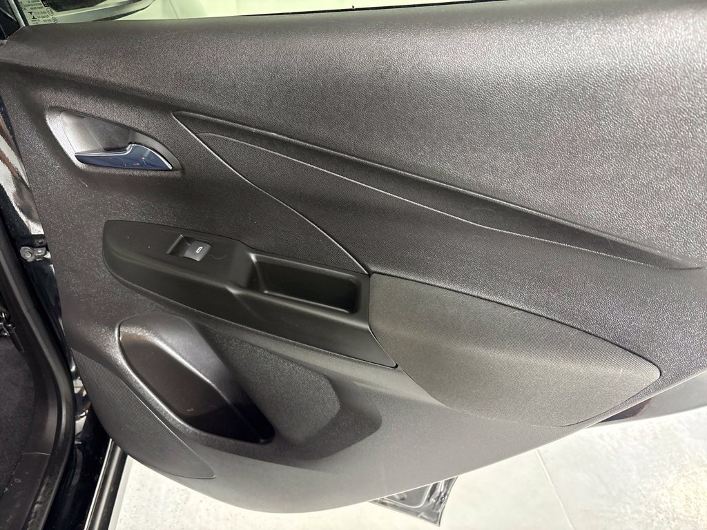 Used 2023 Chevrolet Bolt LT FWD image 18