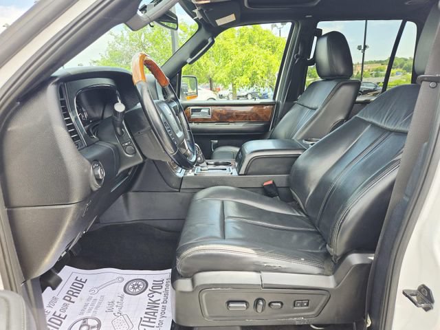 Used 2015 Lincoln Navigator 4WD image 12