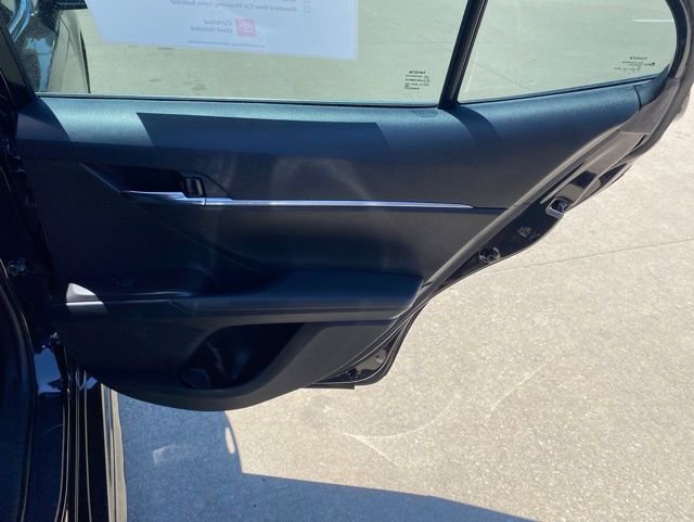 Certified 2022 Toyota Camry SE w/ Cold Weather Package FWD image 19