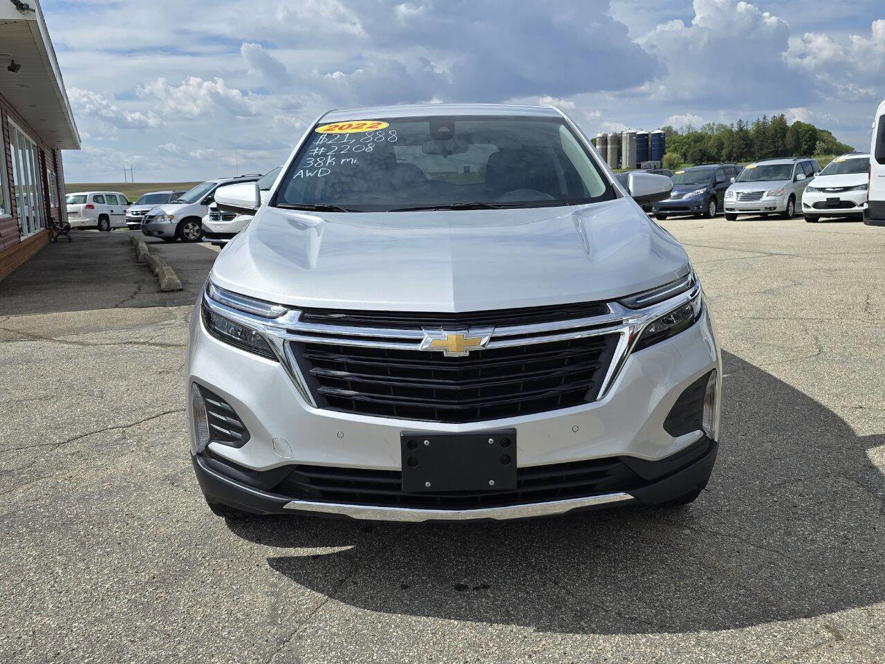 Used 2022 Chevrolet Equinox LT image 2