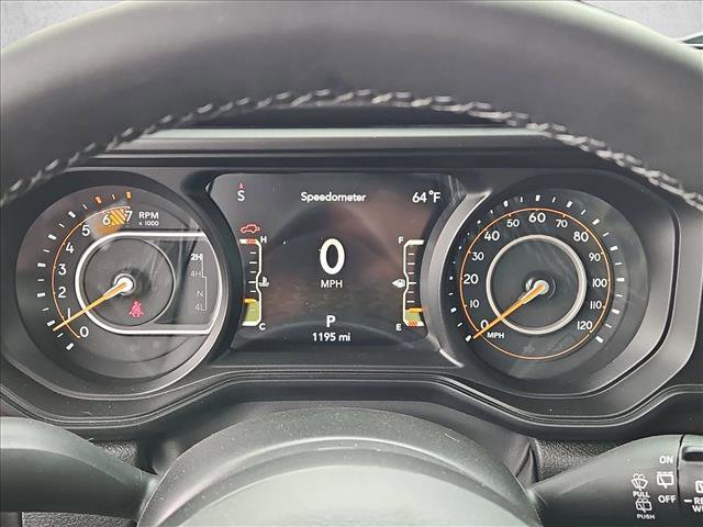 Used 2025 Jeep Wrangler Unlimited Rubicon w/ Technology Group image 14