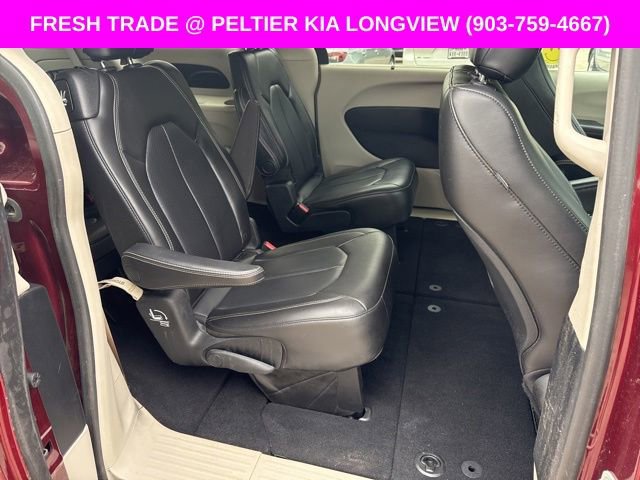 Used 2020 Chrysler Voyager Lxi FWD image 11