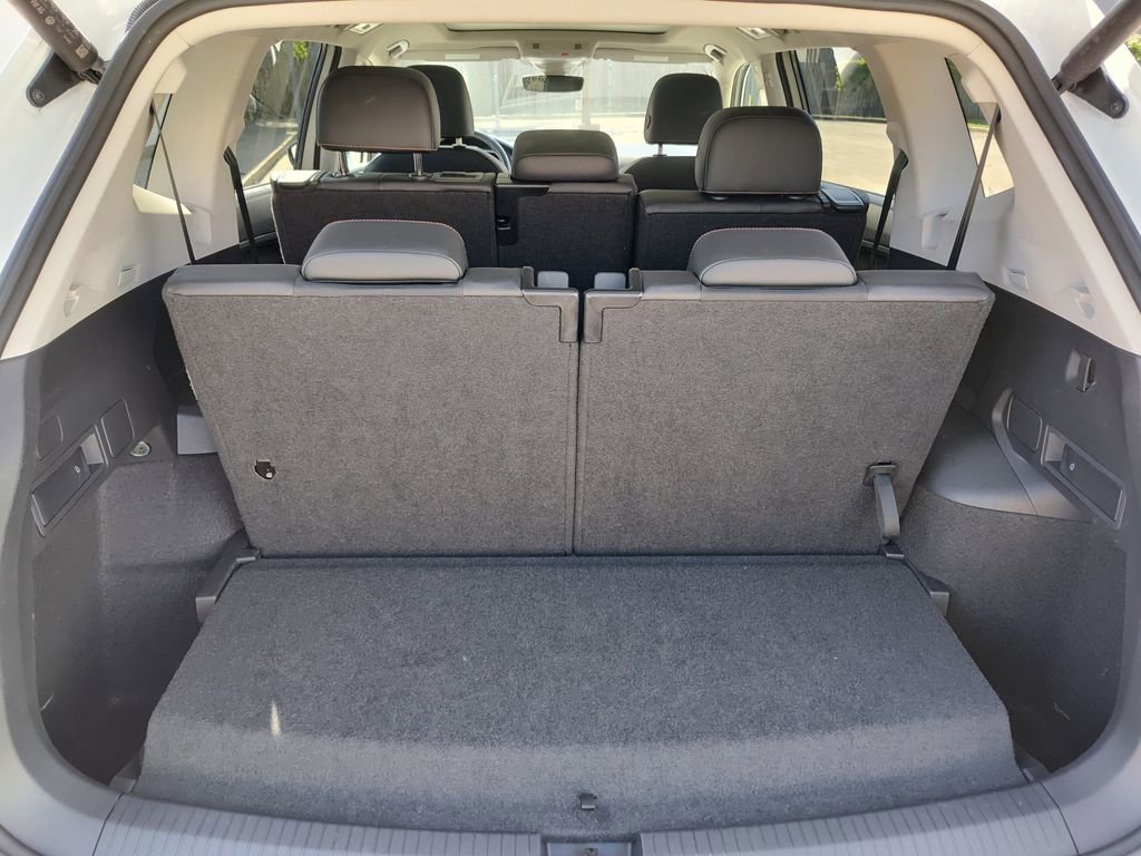 Used 2024 Volkswagen Tiguan Wolfsburg Edition image 8
