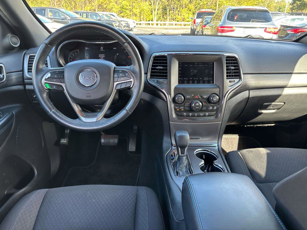 Used 2019 Jeep Grand Cherokee Laredo image 9