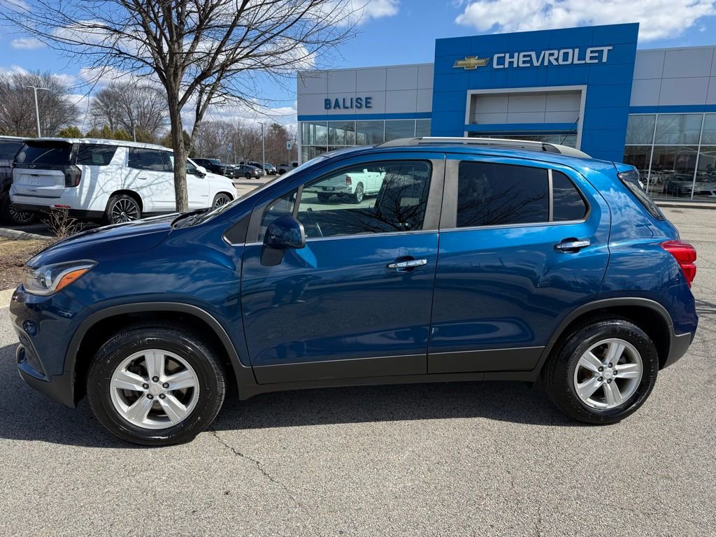 Used 2020 Chevrolet Trax LT w/ LT Convenience Package image 2