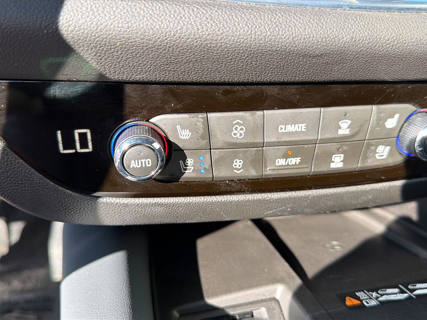 Used 2022 Buick Enclave Premium w/ LPO, Touring Package FWD image 29