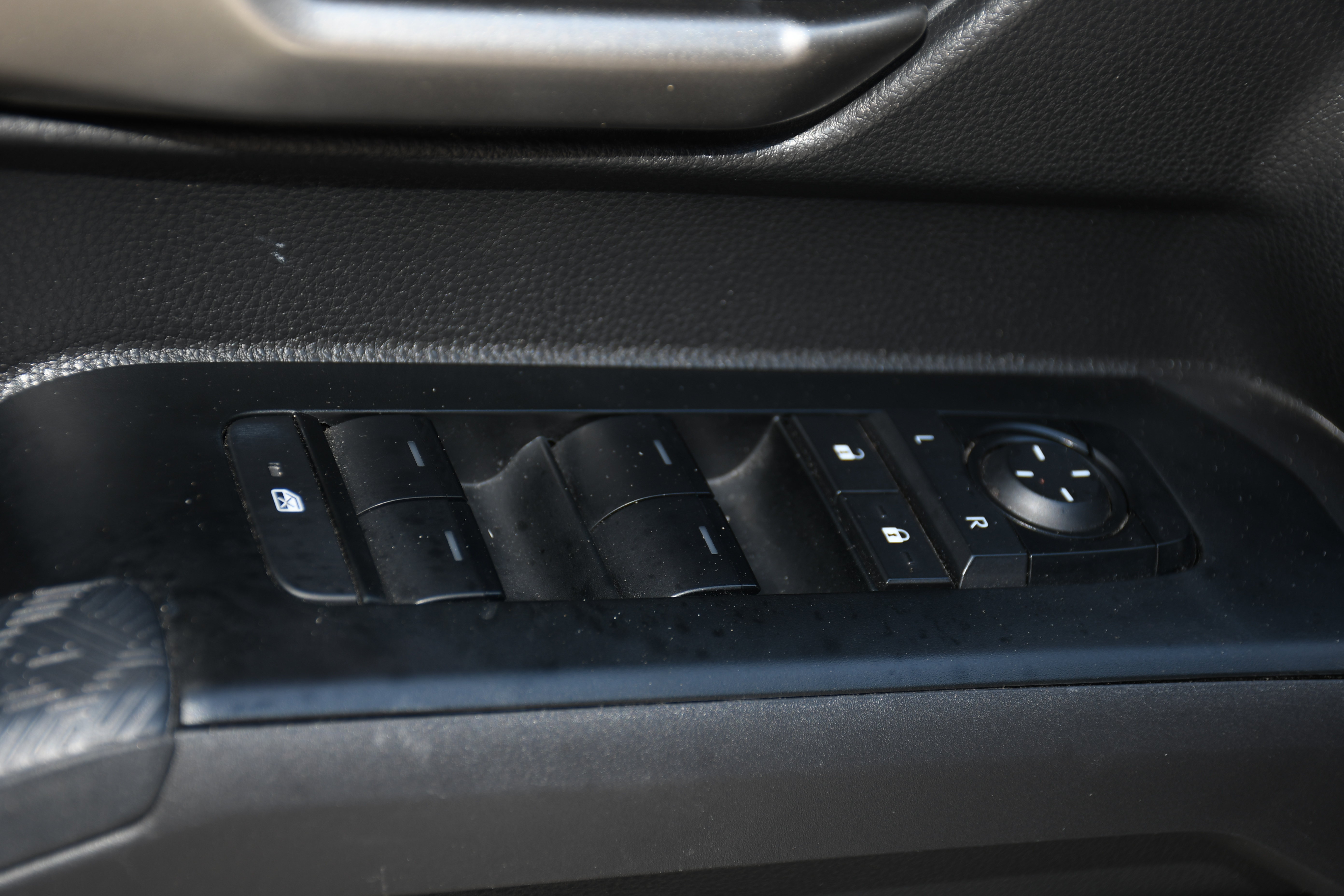 Used 2025 Toyota Tacoma TRD Sport AWD/4WD image 10