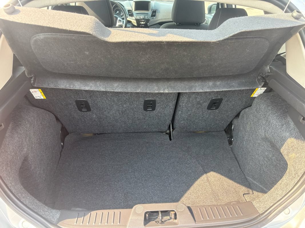 Used 2015 Ford Fiesta SE w/ Equipment Group 201A FWD image 9
