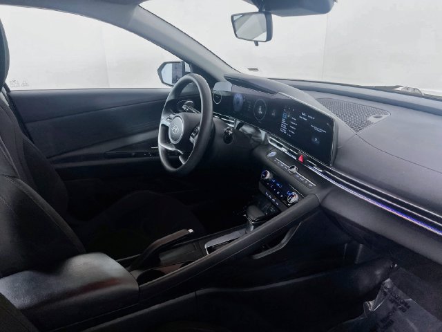 Used 2024 Hyundai Elantra SEL FWD image 9