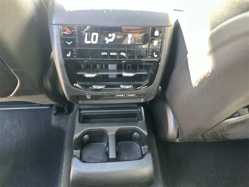 Used 2024 Jeep Grand Cherokee L Limited w/ Luxury Tech Group II image 14
