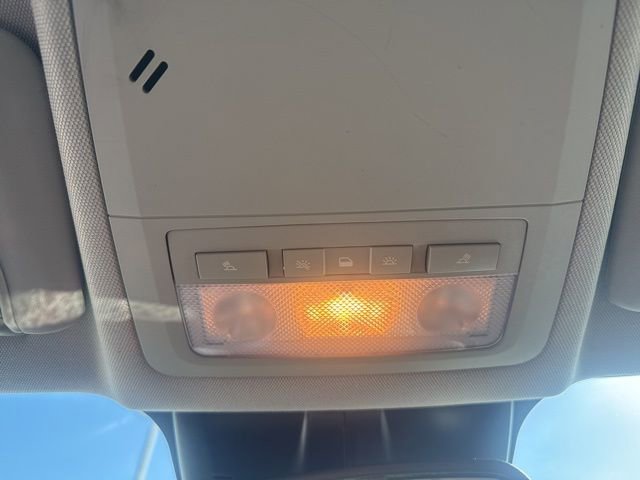 Used 2016 Chevrolet Cruze LT w/ Technology Package FWD image 33