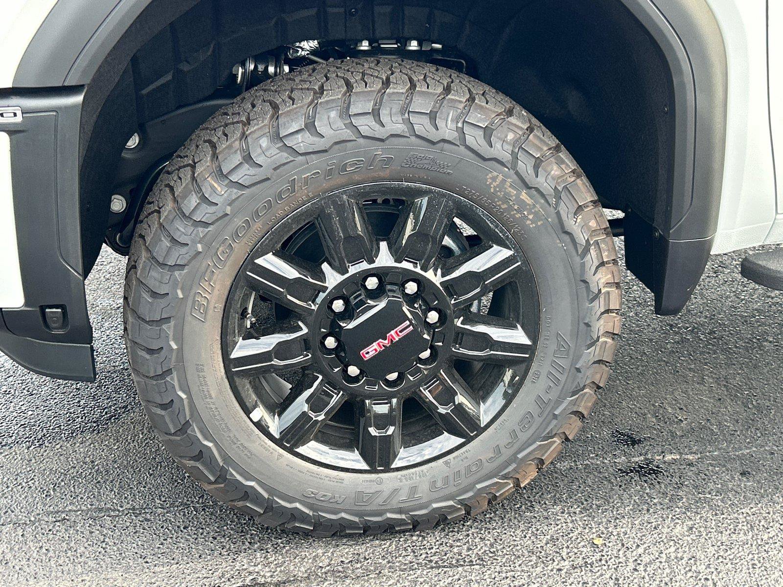 New 2026 GMC Sierra 2500 AT4 w/ AT4 Premium Plus Package AWD/4WD image 10