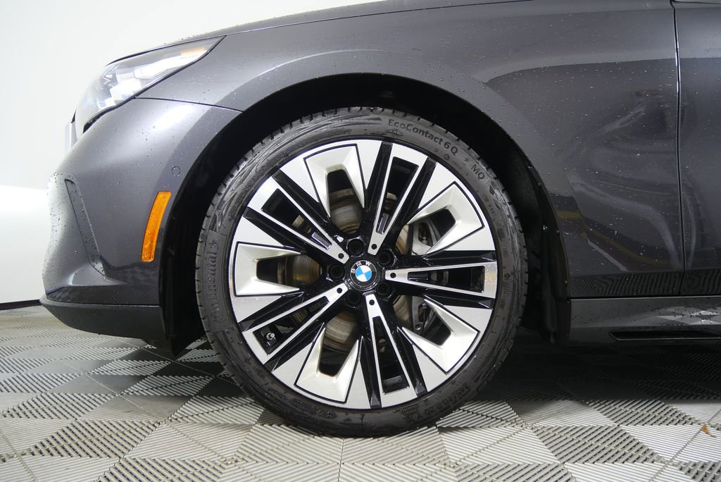 Certified 2025 BMW 540i xDrive image 7