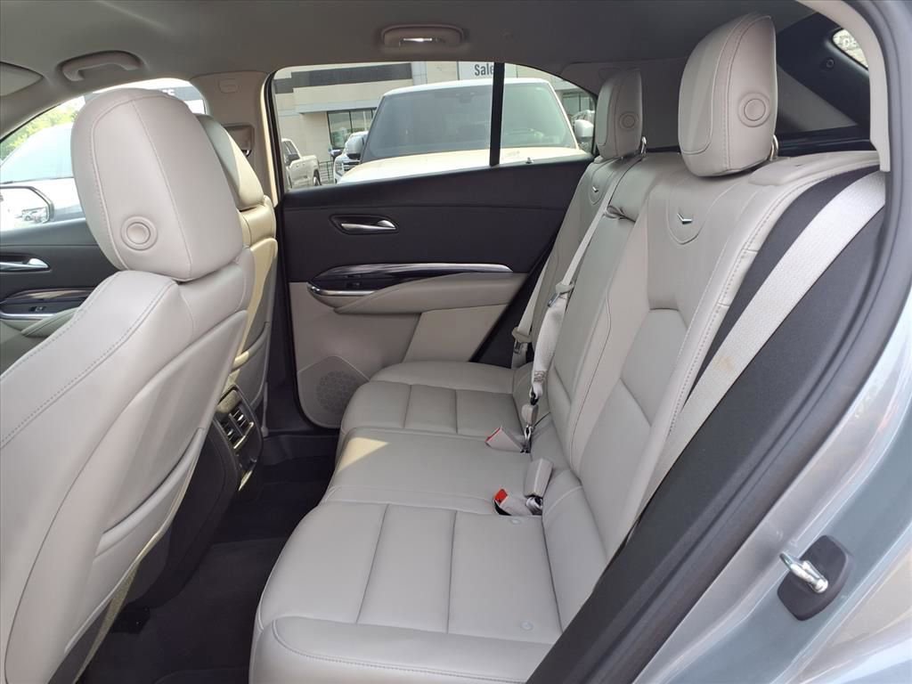 Used 2023 Cadillac XT4 Luxury FWD image 17