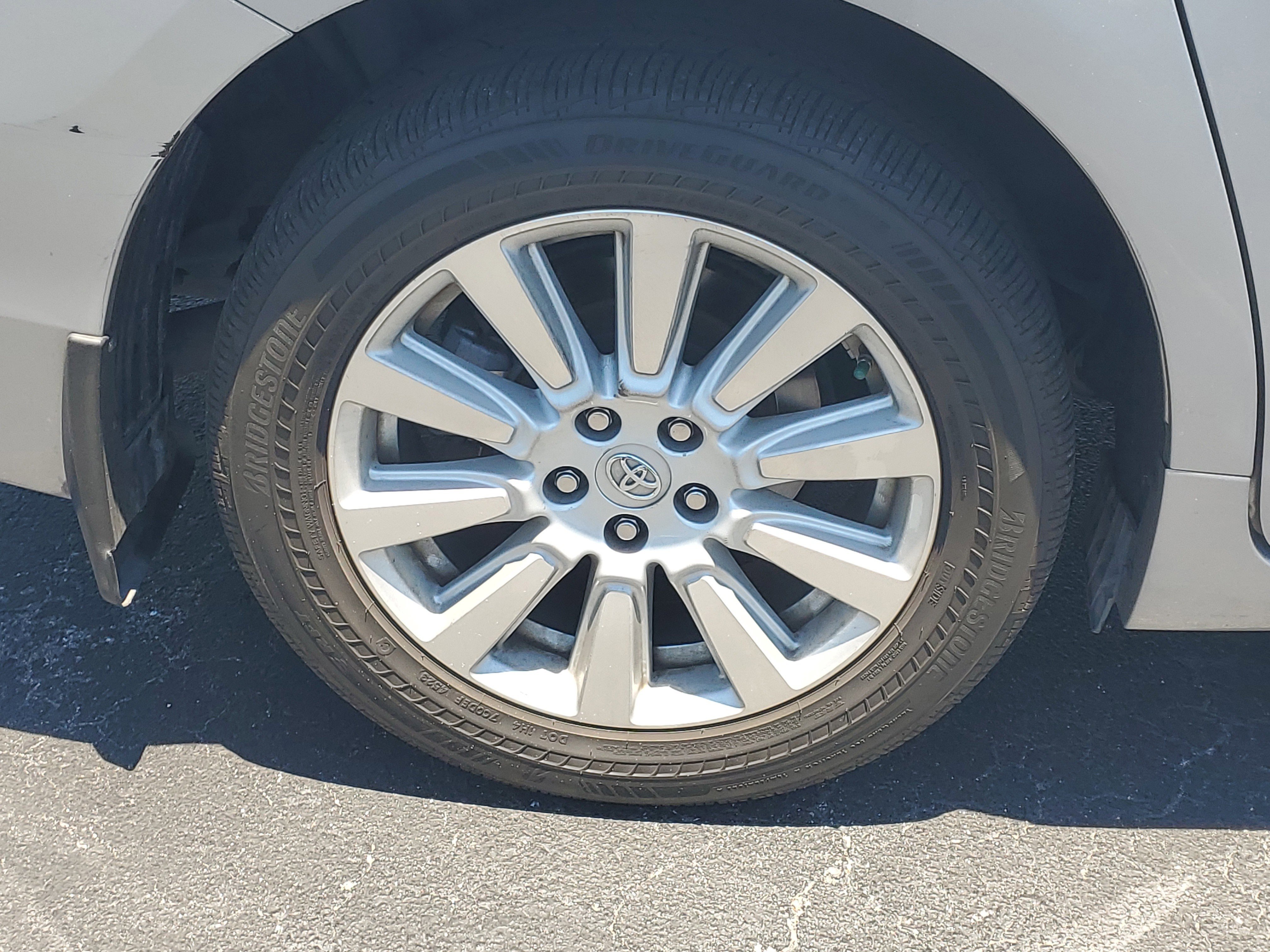 Certified 2017 Toyota Sienna LE AWD/4WD image 8