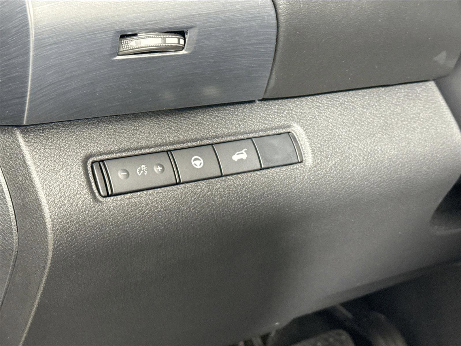 Used 2024 Nissan Pathfinder SL image 14