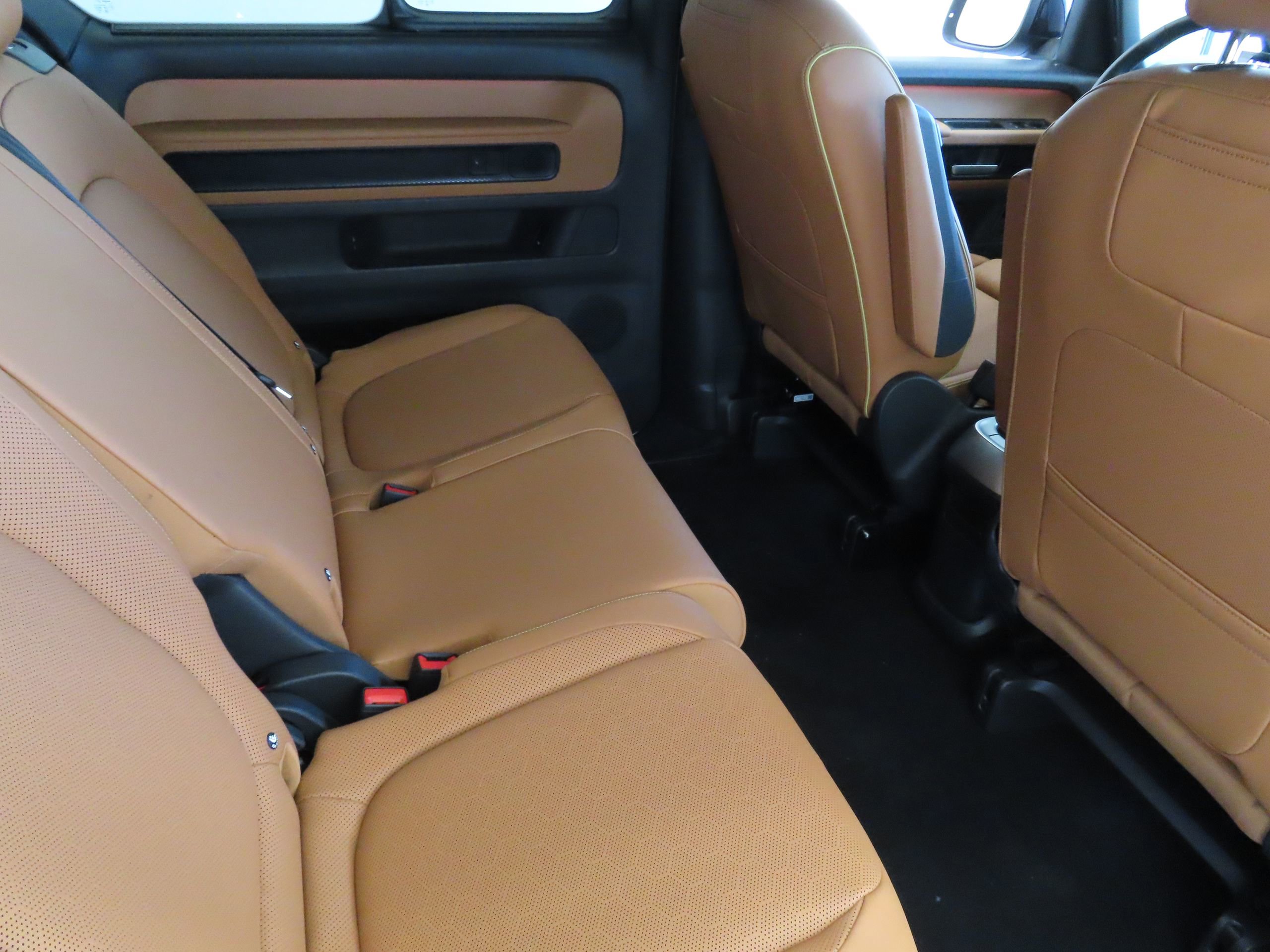 New 2025 Volkswagen ID. Buzz Pro S image 25