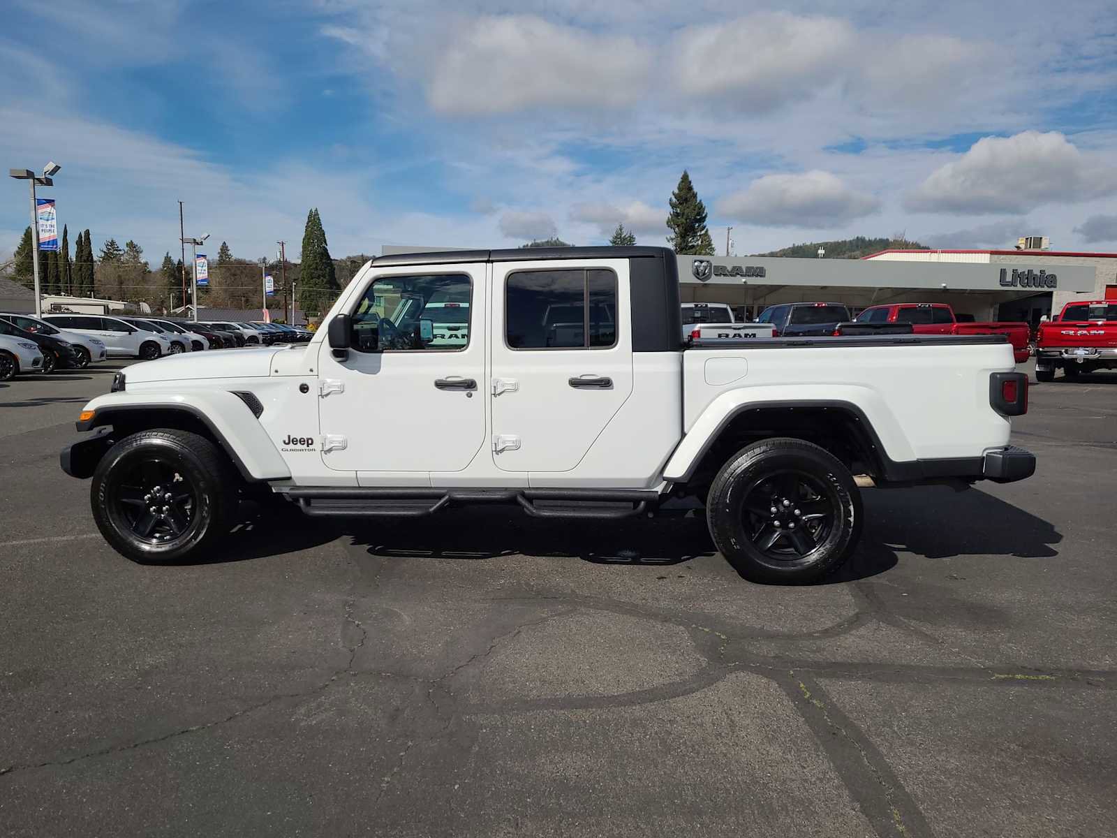 Used 2021 Jeep Gladiator Sport image 11