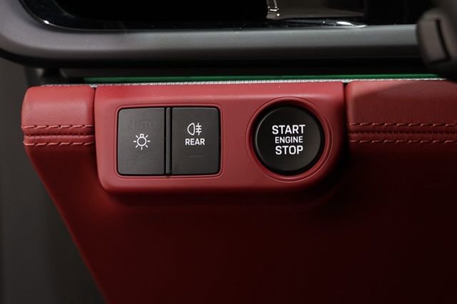 Used 2025 Porsche Panamera 4 image 23