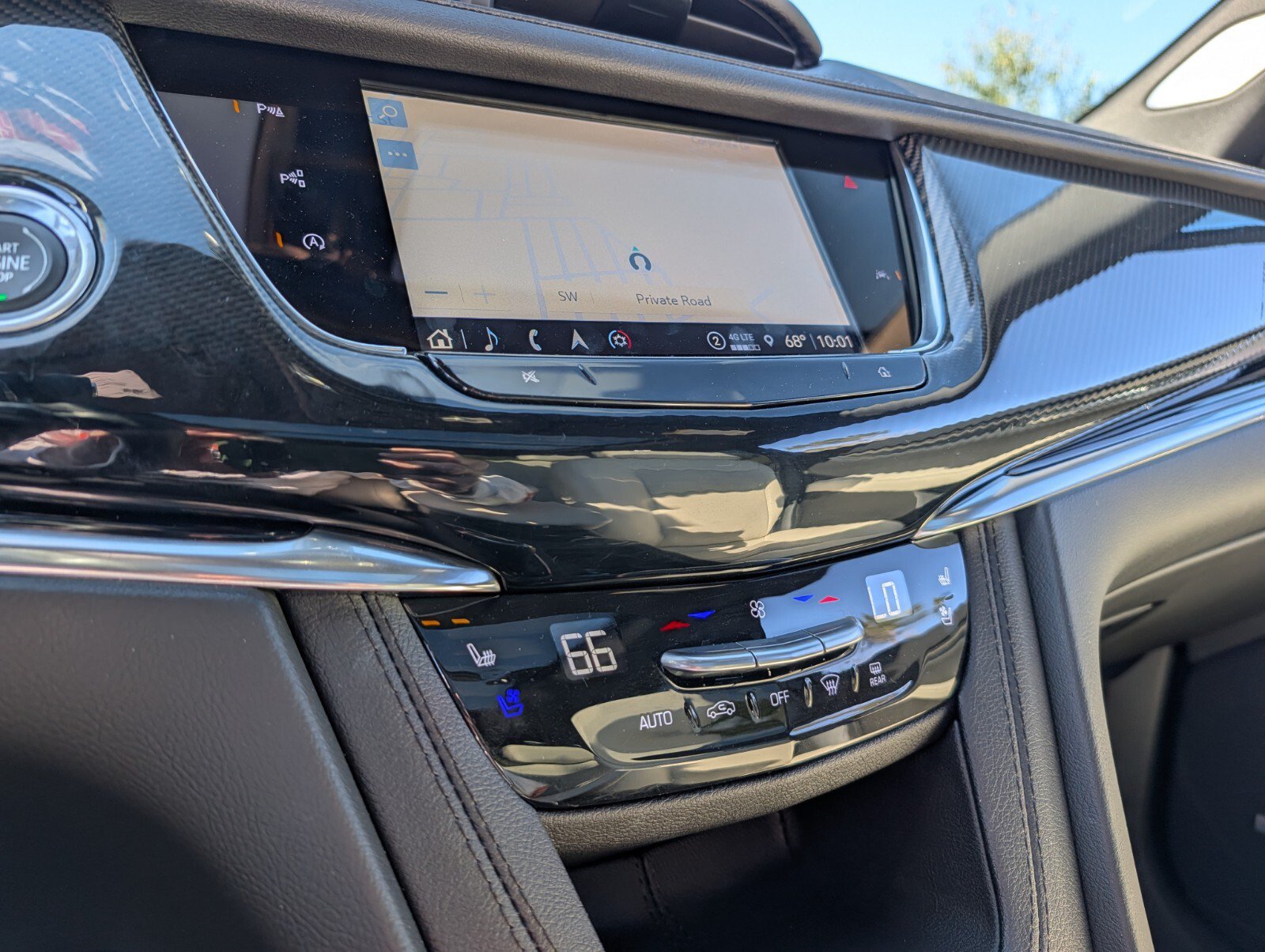 Used 2023 Cadillac XT6 Sport w/ Technology Package AWD/4WD image 7