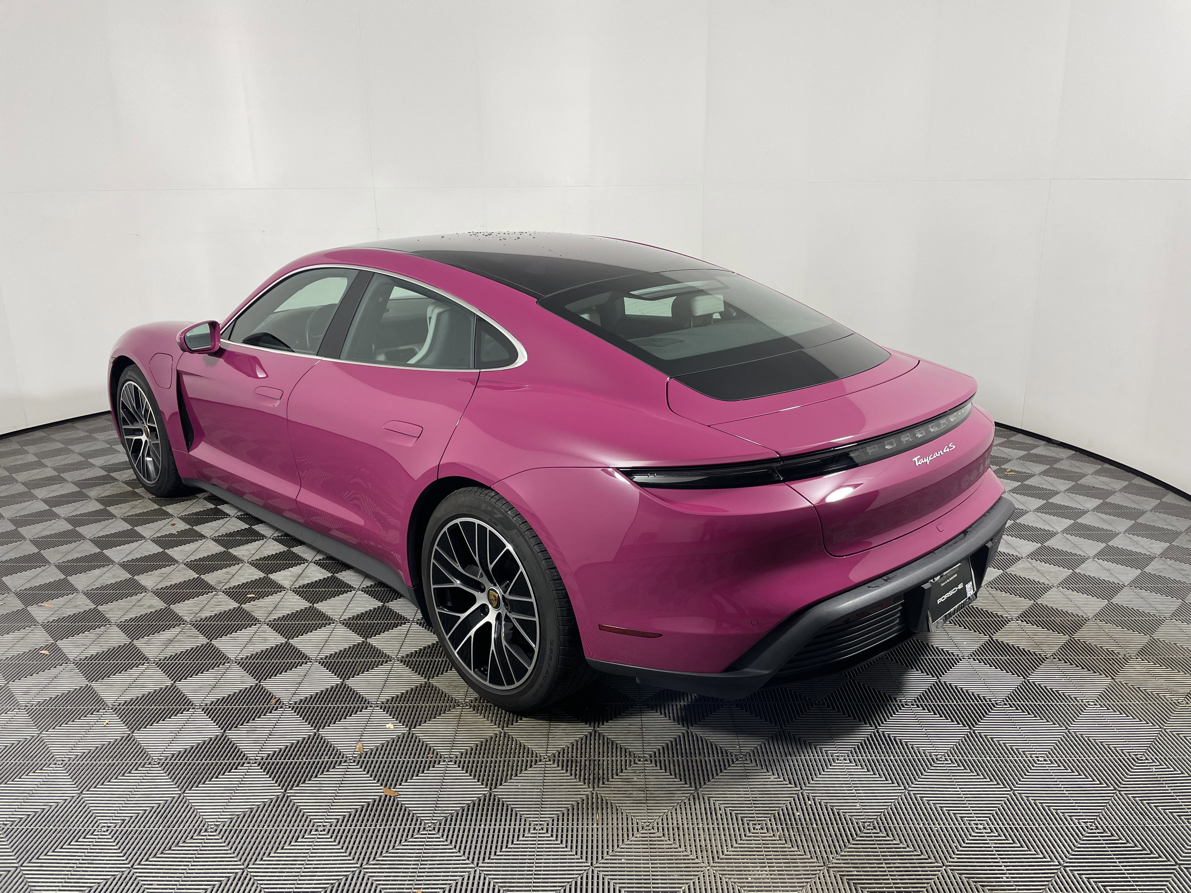 Certified 2022 Porsche Taycan 4S image 3