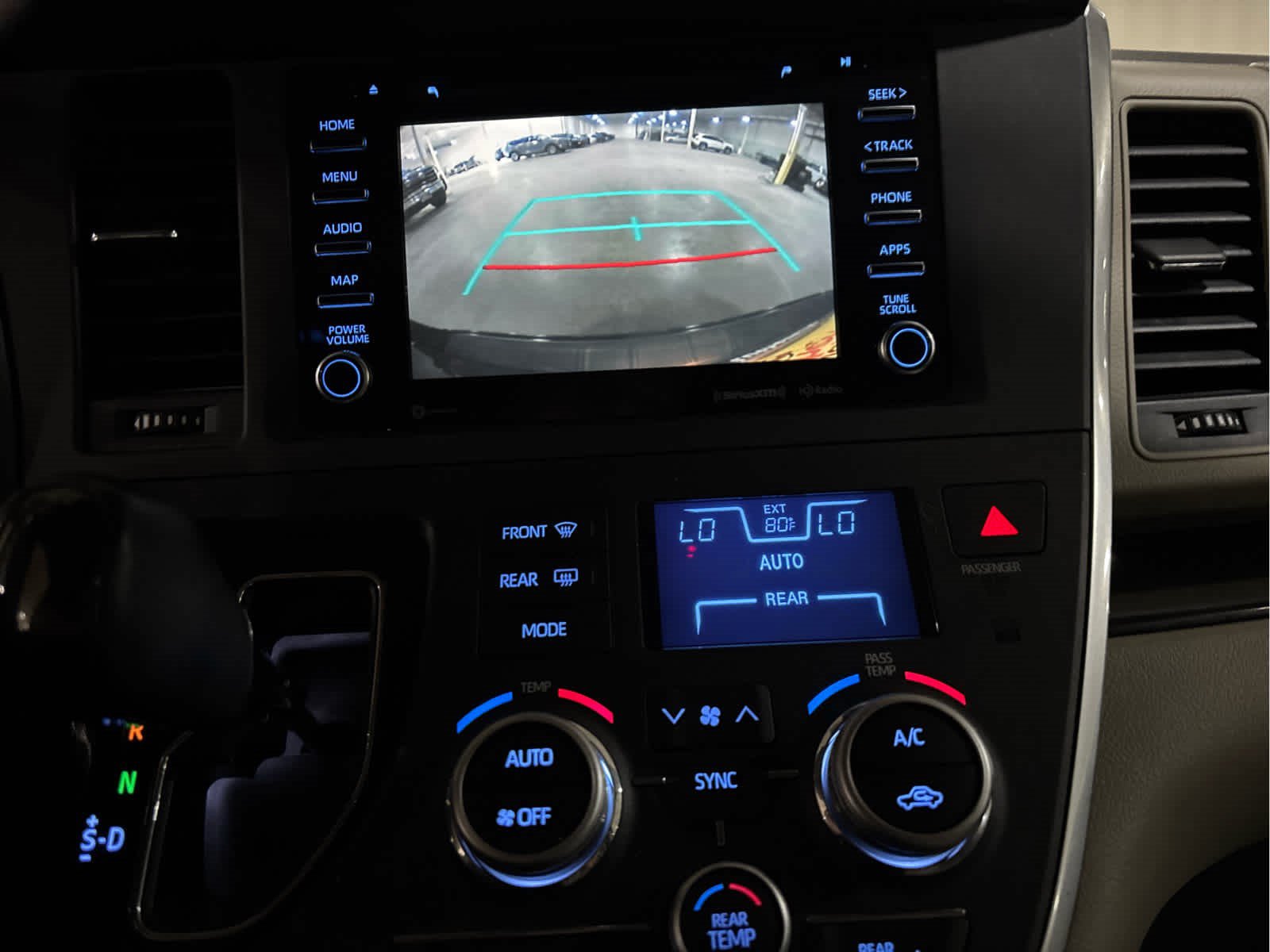 Certified 2019 Toyota Sienna XLE Premium w/ Carpet Mat Package AWD/4WD image 10