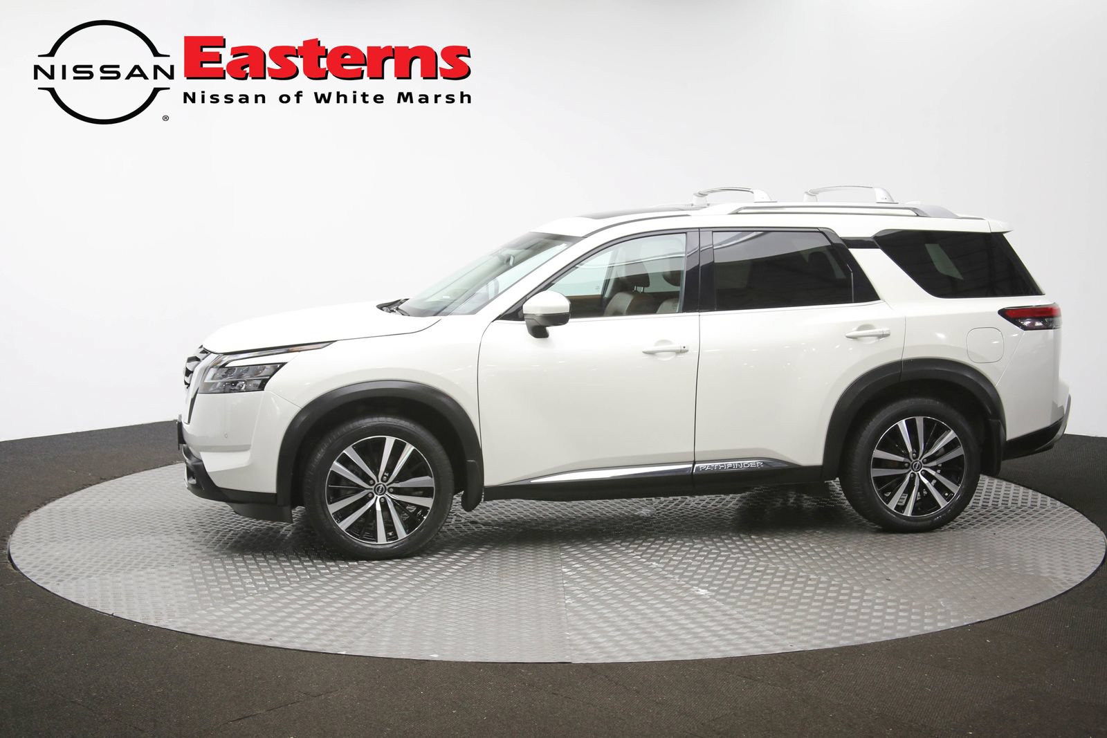 Used 2023 Nissan Pathfinder Platinum AWD/4WD image 62