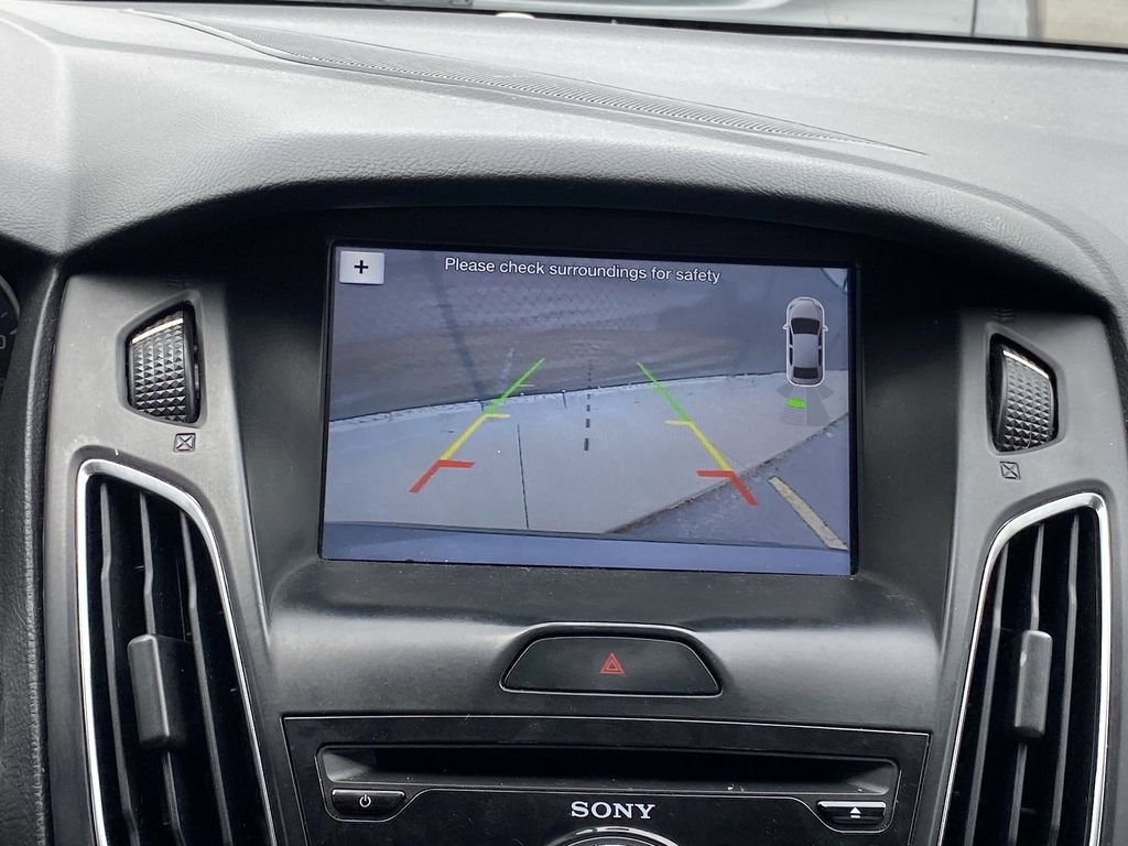 Used 2017 Ford Focus Titanium image 6