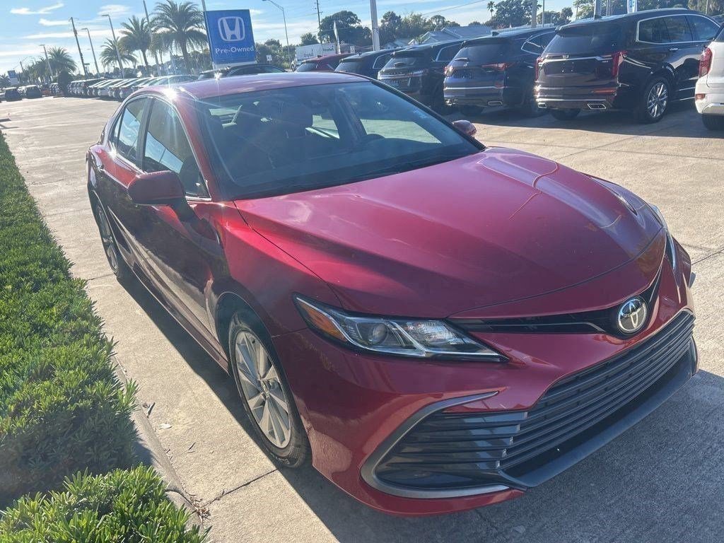 Used 2024 Toyota Camry LE image 3