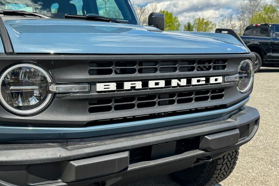New 2025 Ford Bronco 4-Door w/ Sasquatch Package AWD/4WD image 9