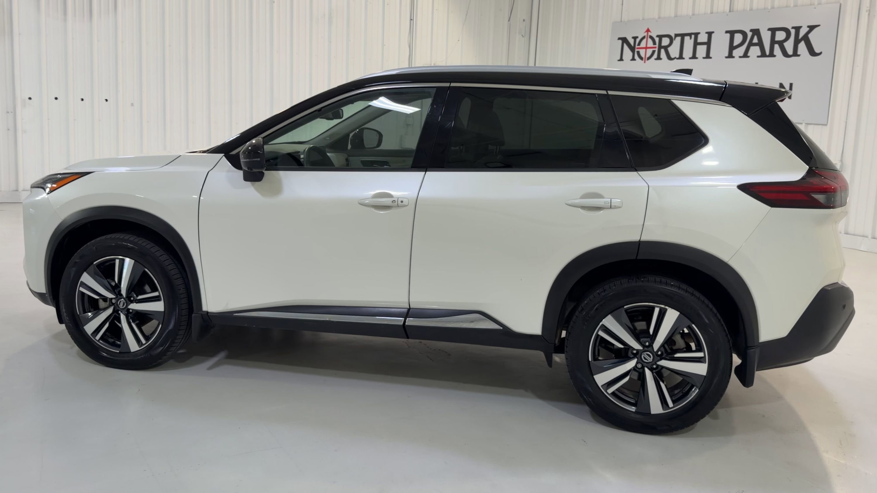 Used 2021 Nissan Rogue SL w/ Premium Package FWD image 7