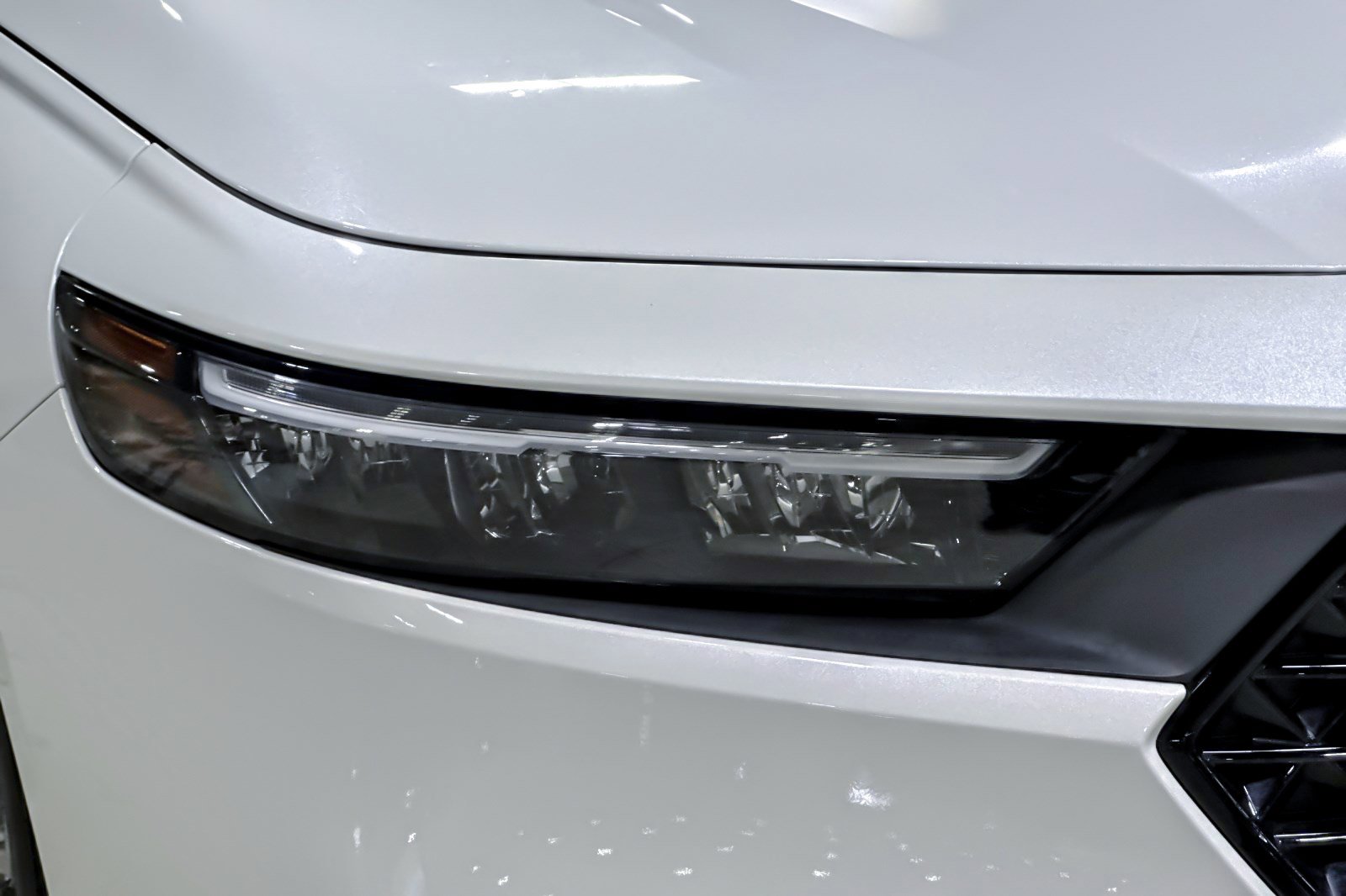 Used 2023 Honda Accord EX image 10