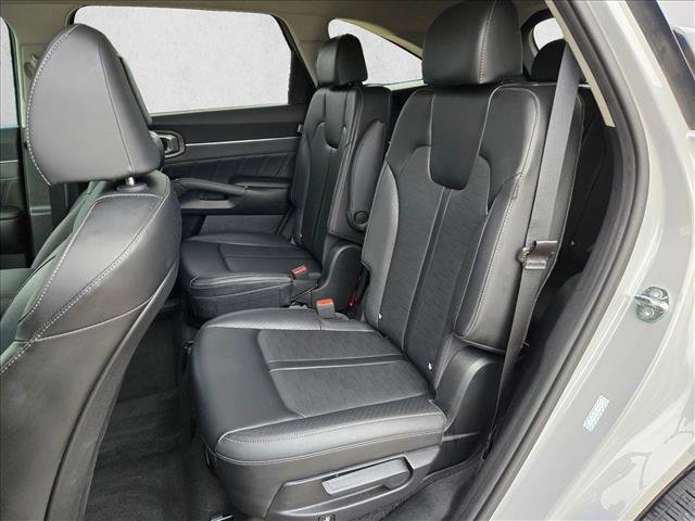 Used 2025 Kia Sorento SX image 19