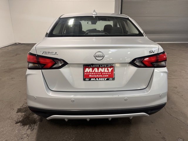 Used 2023 Nissan Versa SV image 4
